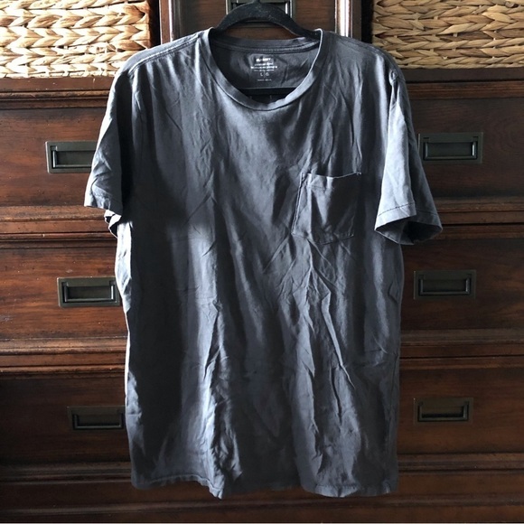 Old Navy Other - Old Navy gray Garment dyed short sleeve pocket tee in size L